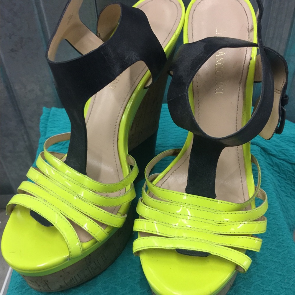 Enzo Angiolini wedges